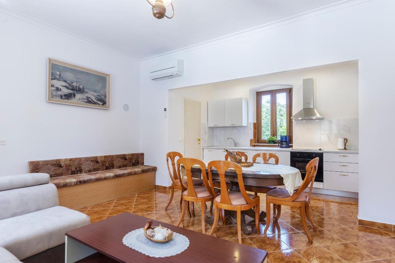 לאבין Villa Ana מראה חיצוני תמונה